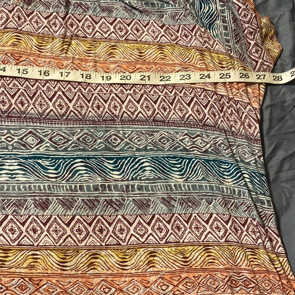 Avenue brand short sleeve top size 26/28 = 4X - Picture 9 of 9